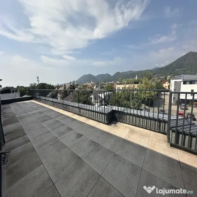 Penthouse de vanzare, cu 3 camere, 65 mp, zona Orasul Vechi