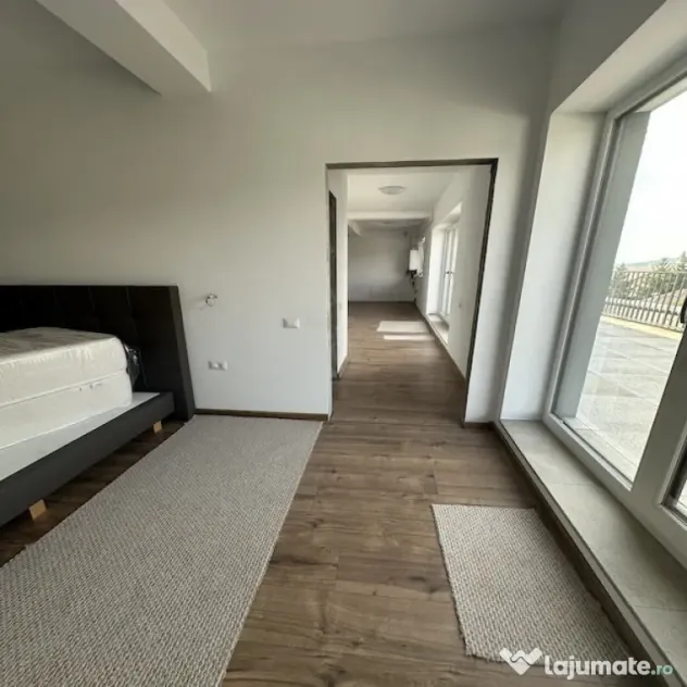 Penthouse de vanzare, cu 3 camere, 65 mp, zona Orasul Vechi