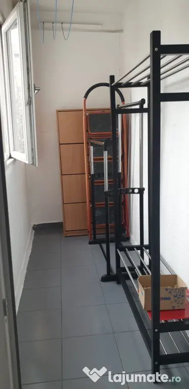 Închiriez Apartament 3 camere, poziționat excelent la metrou Lujerului