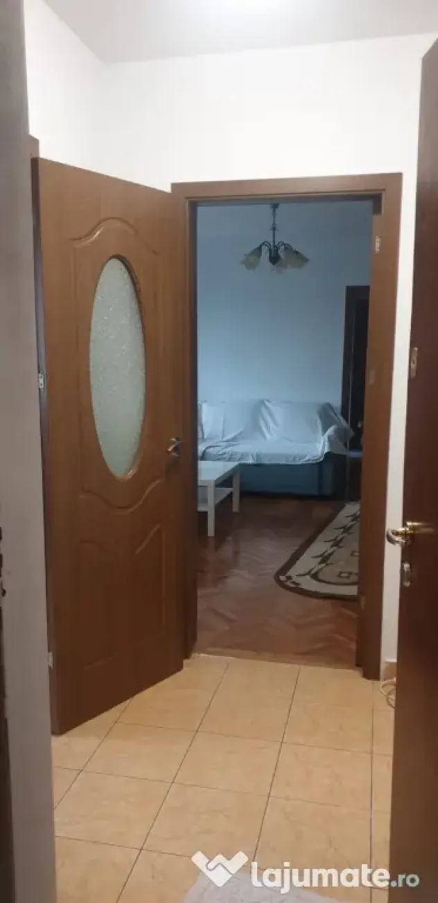 Închiriez Apartament 3 camere, poziționat excelent la metrou Lujerului