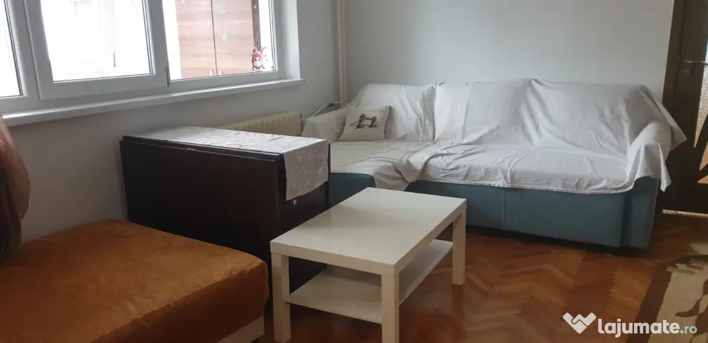 Închiriez Apartament 3 camere, poziționat excelent la metrou Lujerului