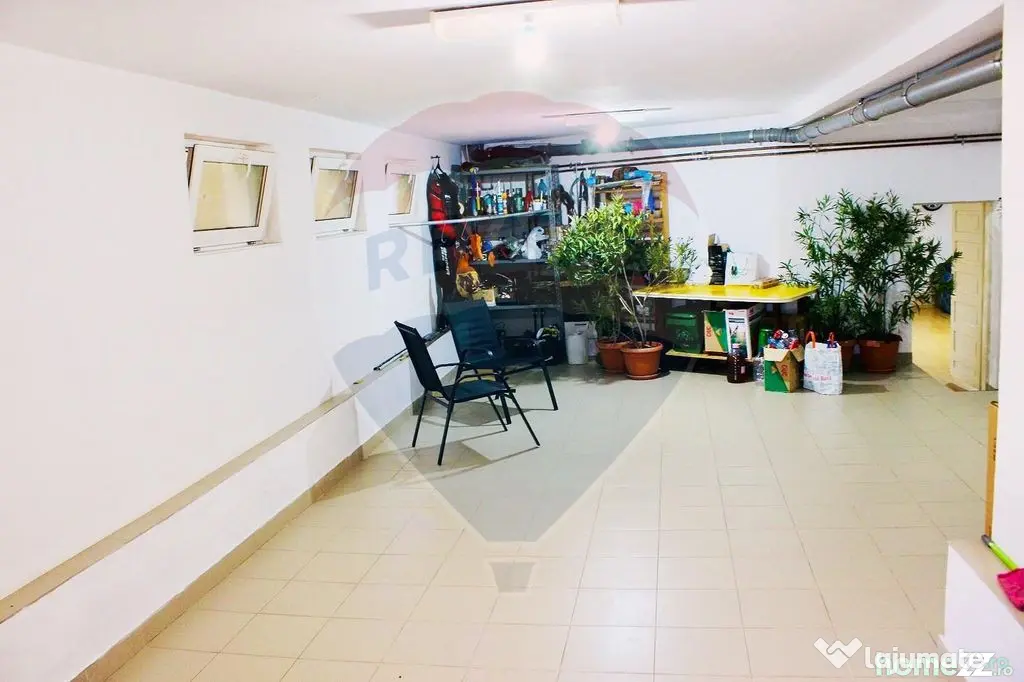 Casă / Vilă cu 6 camere de vânzare în zona Oncea