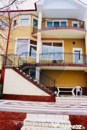 Casă / Vilă cu 6 camere de vânzare în zona Oncea