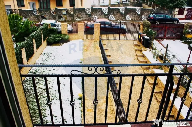 Casă / Vilă cu 6 camere de vânzare în zona Oncea