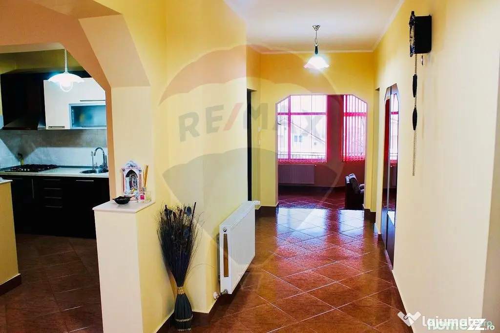 Casă / Vilă cu 6 camere de vânzare în zona Oncea