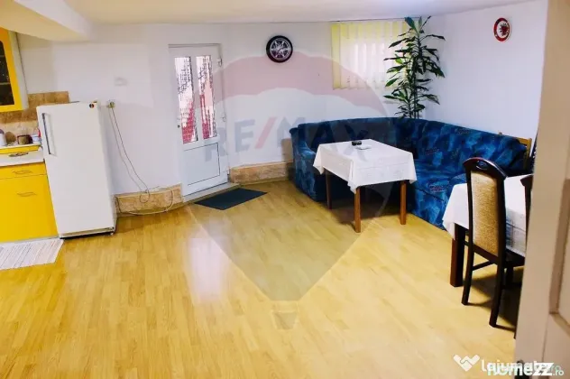 Casă / Vilă cu 6 camere de vânzare în zona Oncea