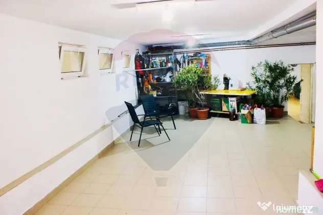 Casă / Vilă cu 6 camere de vânzare în zona Oncea