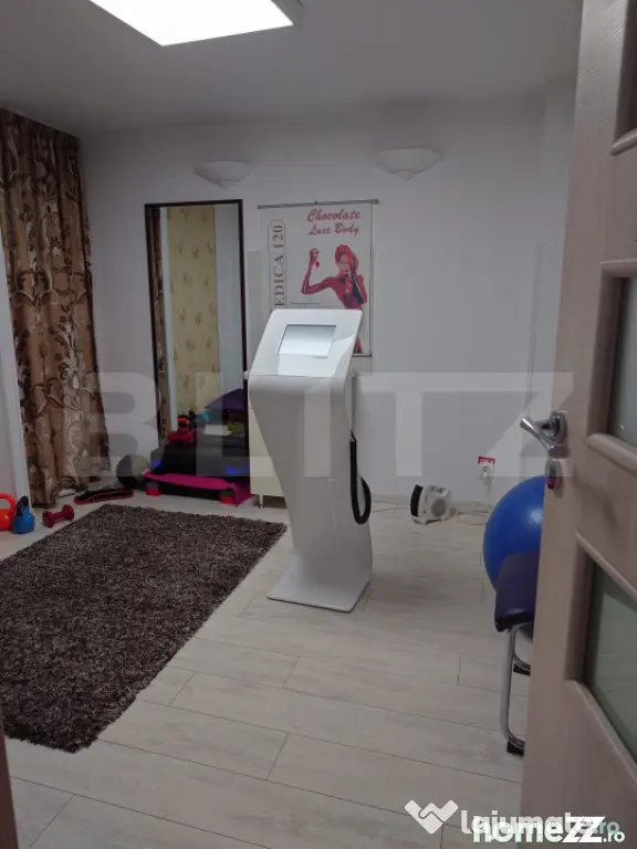 Spatiu comercial, 290 mp, fosta sala de fitness, zona Micro - Targoviste (Dambovita)