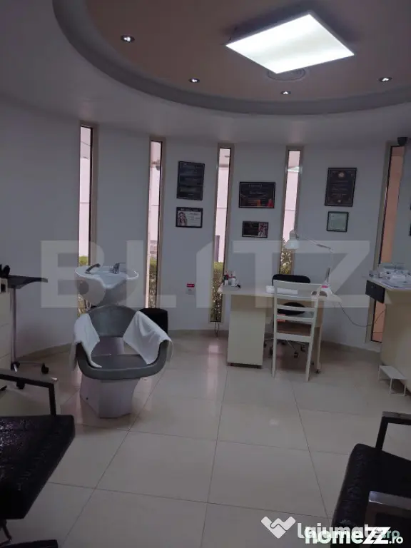 Spatiu comercial, 290 mp, fosta sala de fitness, zona Micro - Targoviste (Dambovita)