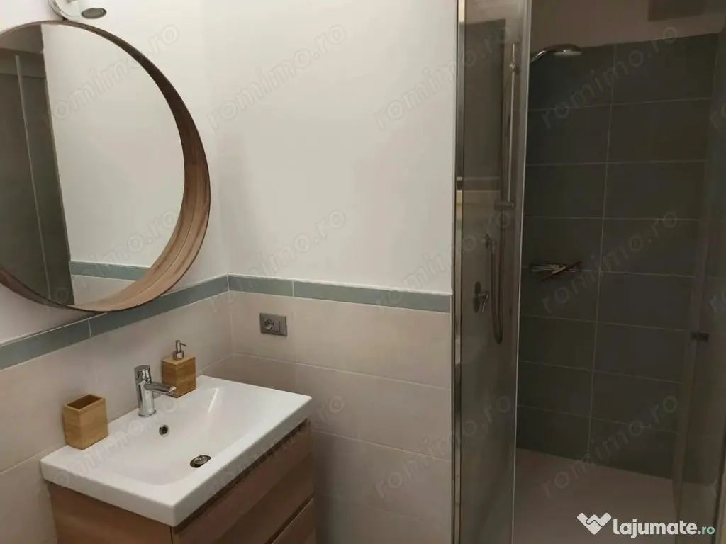 Garsonieră de închiriat în zona Piața Universități