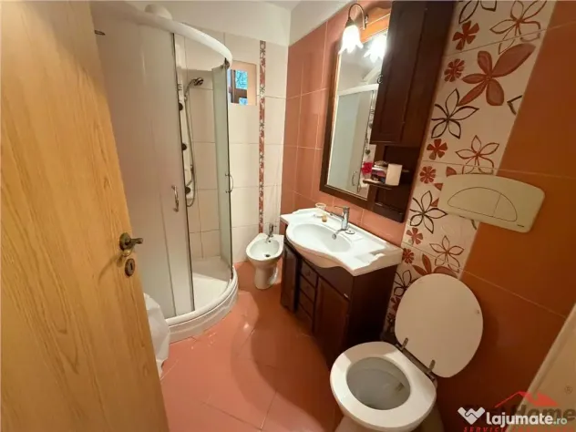 Apartament 3 camere, 54mp utili , etaj 3 , zona Centrala - P