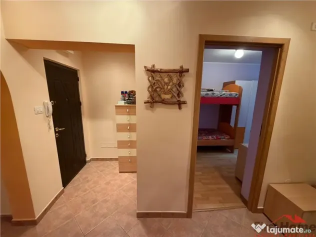 Apartament 3 camere, 54mp utili , etaj 3 , zona Centrala - P