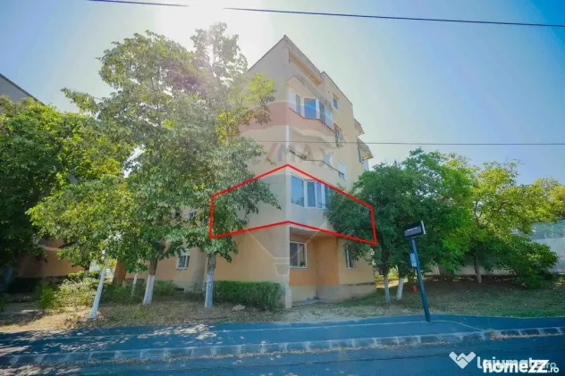 De vânzare apartament cu 3 camere în zona Nufărul - Oradea (Bihor)