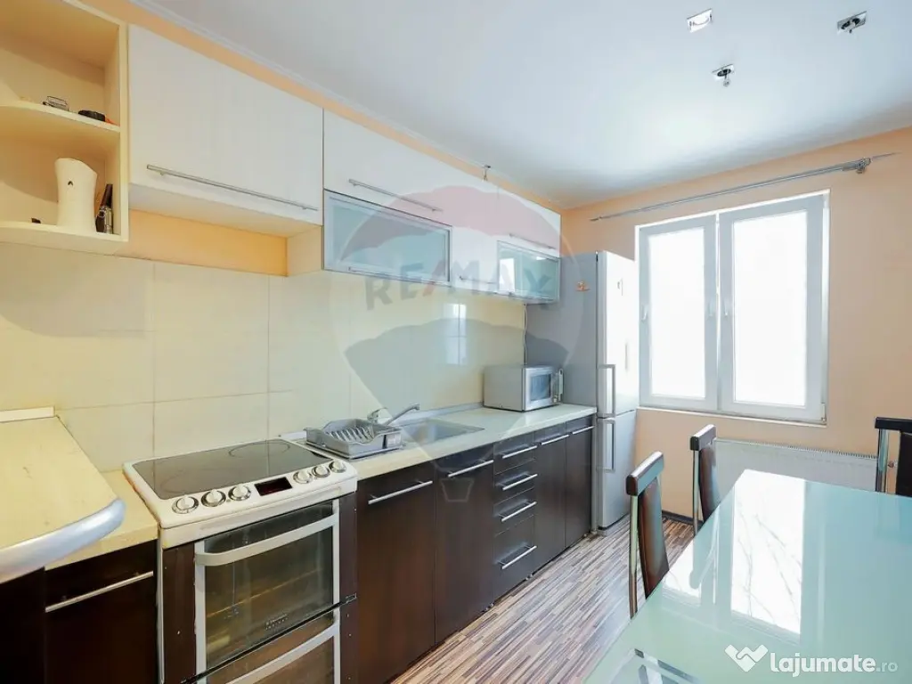 De vânzare apartament cu 3 camere în zona Nufărul