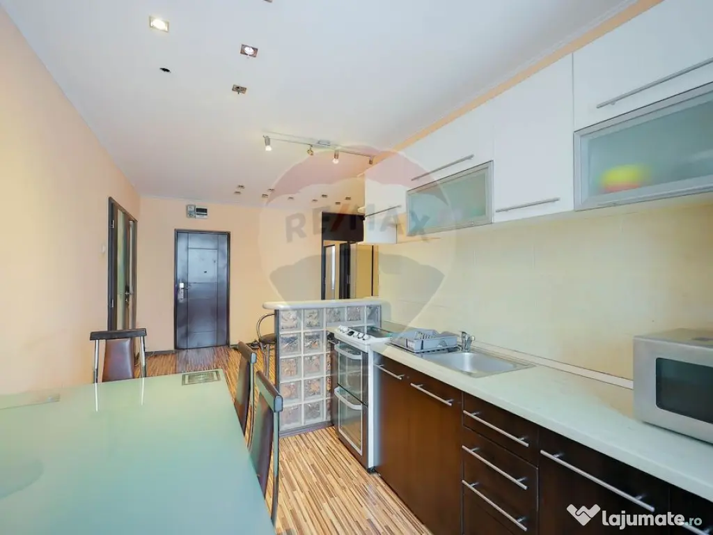 De vânzare apartament cu 3 camere în zona Nufărul