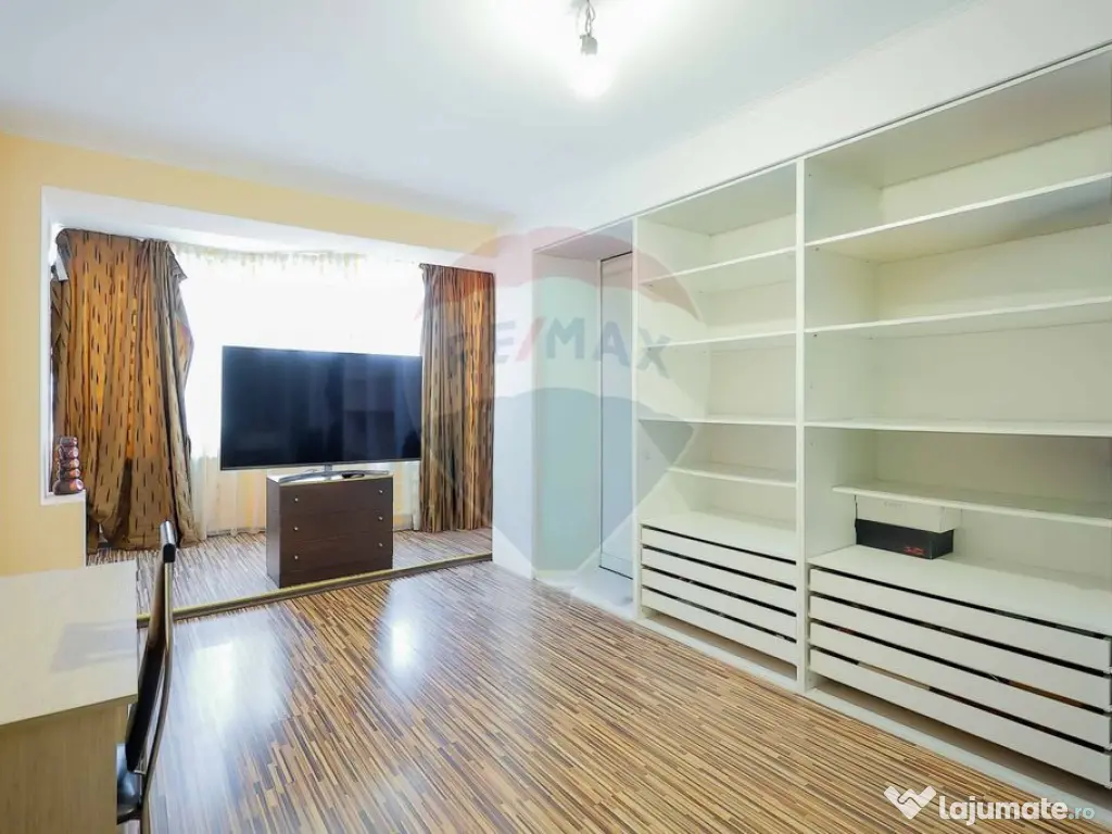 De vânzare apartament cu 3 camere în zona Nufărul