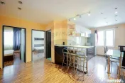De vânzare apartament cu 3 camere în zona Nufărul 