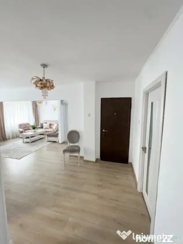 Apartament 4 camere de vânzare INEL 1 - EDEN