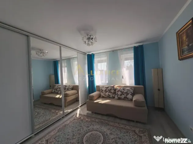 Casa mobilata si utilata - 3 camere- panouri solare baterii