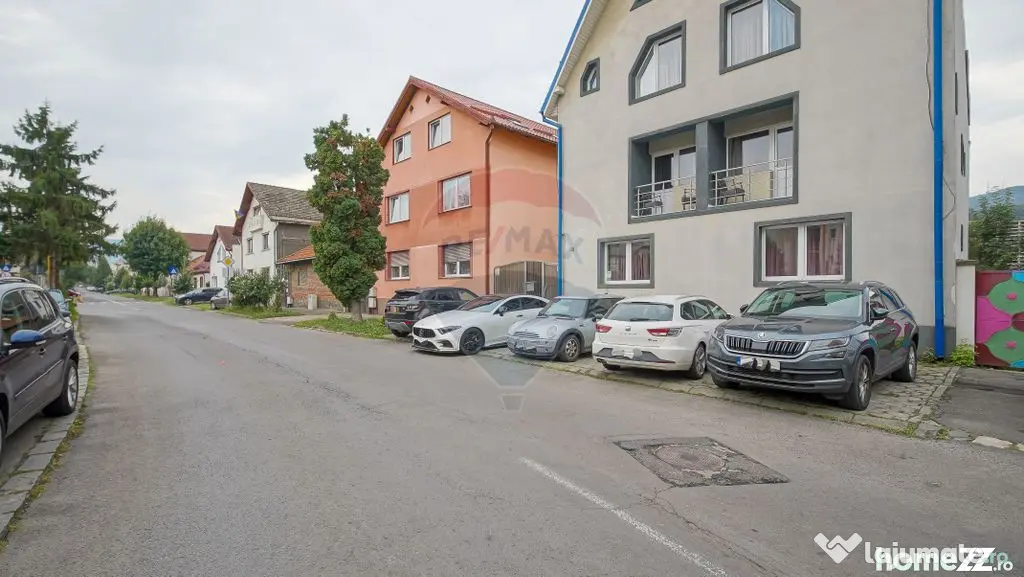 Hotel / Pensiune cu 14 camere de închiriat în zona Astra - Brasov (Brasov)