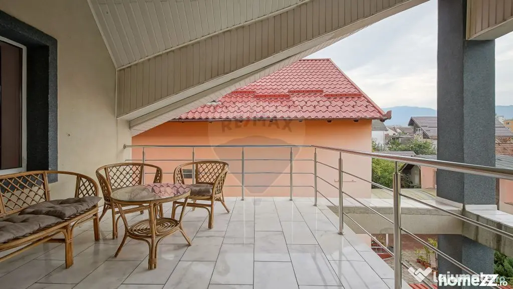 Hotel / Pensiune cu 14 camere de închiriat în zona Astra - Brasov (Brasov)
