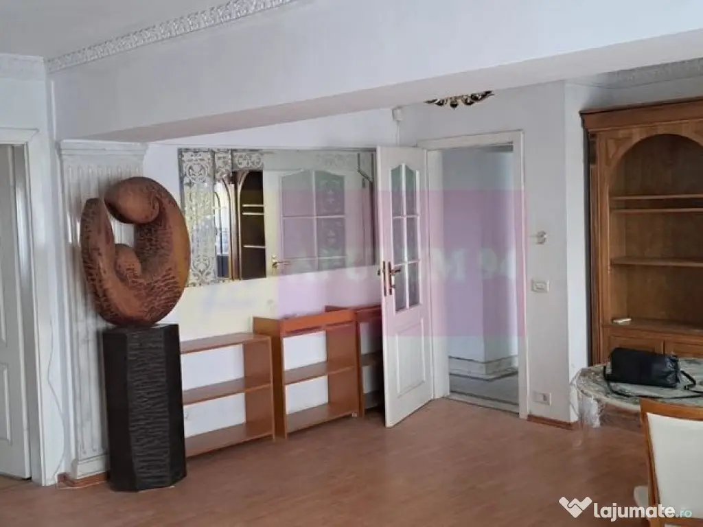 Inchiriere apartament 3(din4)camere pe bd Decebal, metrou...