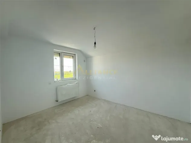 Vila tip duplex | 4 camere | 2 bai | Panouri solare