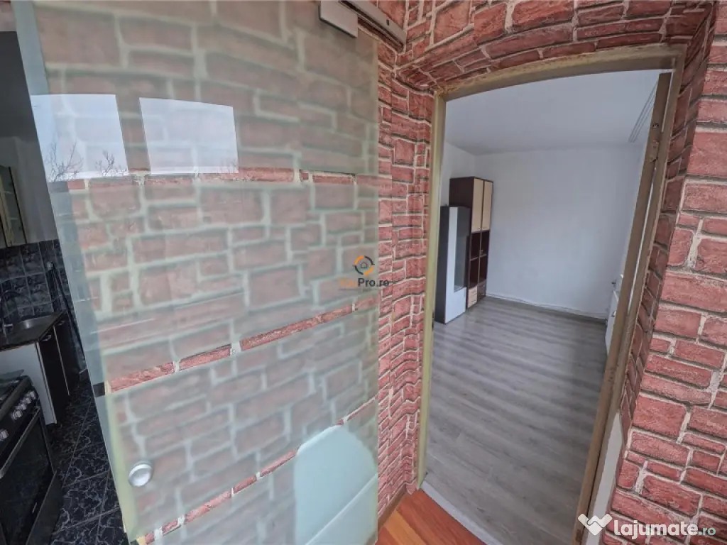 Apartament cu 2 camere decomandat etaj 4 zona Soarelui