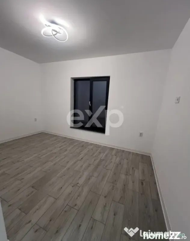 Casă parter 4 camere, la cheie, teren 400 mp, zonă central