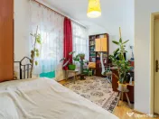 Apartament intr-o casa interbelica. 