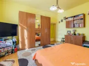 Apartament intr-o casa interbelica. 