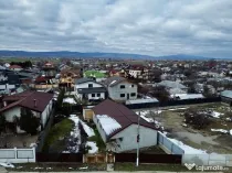 Casă cu 4 camere de vânzare