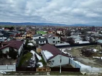 Casă cu 4 camere de vânzare