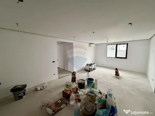 Casă cu 4 camere de vânzare