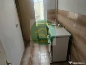 Apartament 3 camere, liber 