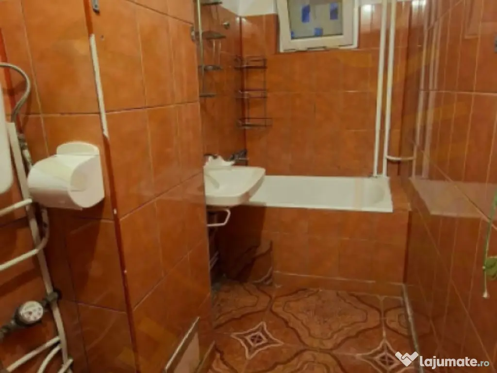 Apartament 2 camere vis-a-vis de Liceul Odobescu