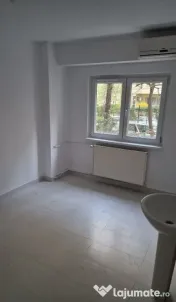 Spațiu comercial – apartament 3 camere la Parter, Zona Tei.Maica Domnu 