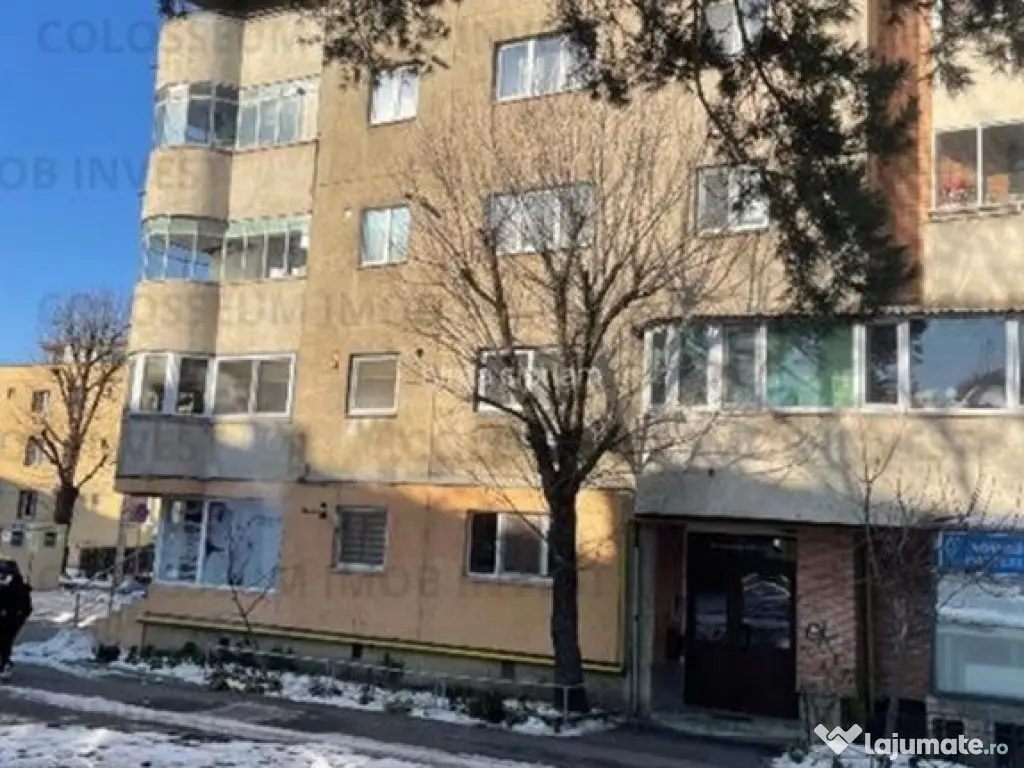 COLOSSEUM: Apartament 3 Camere Centrul Civic Toamnei..