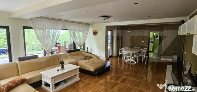 Vilă de Lux în Europa | Panoramă Superbă