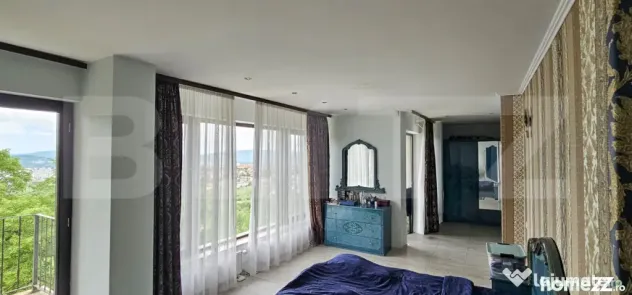 Vilă de Lux în Europa | Panoramă Superbă