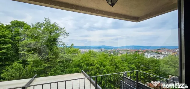 Vilă de Lux în Europa | Panoramă Superbă