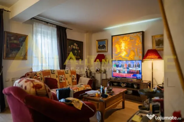 Proprietate Exclusivista cu Deschidere Spectaculoasa la Apa