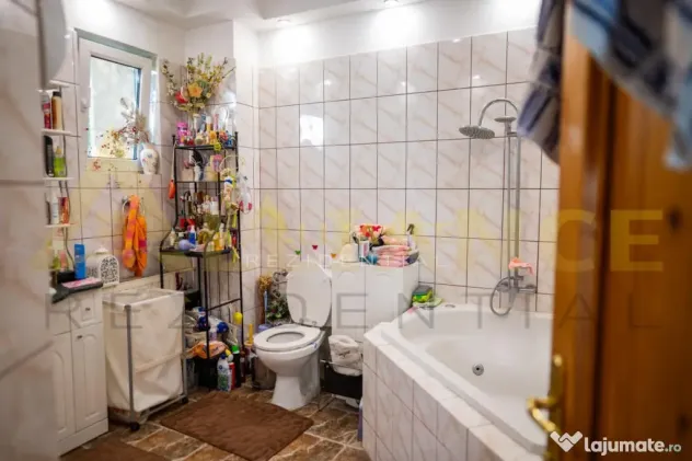 Proprietate Exclusivista cu Deschidere Spectaculoasa la Apa