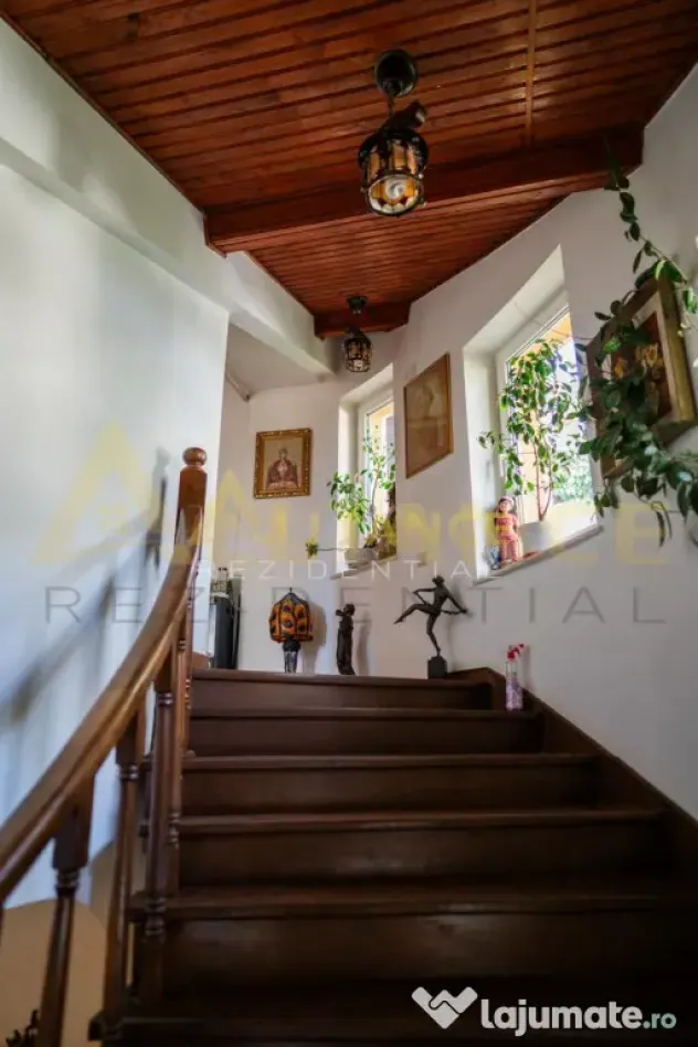 Proprietate Exclusivista cu Deschidere Spectaculoasa la Apa