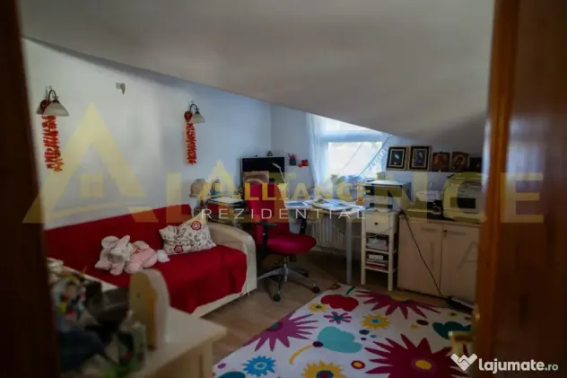 Proprietate Exclusivista cu Deschidere Spectaculoasa la Apa