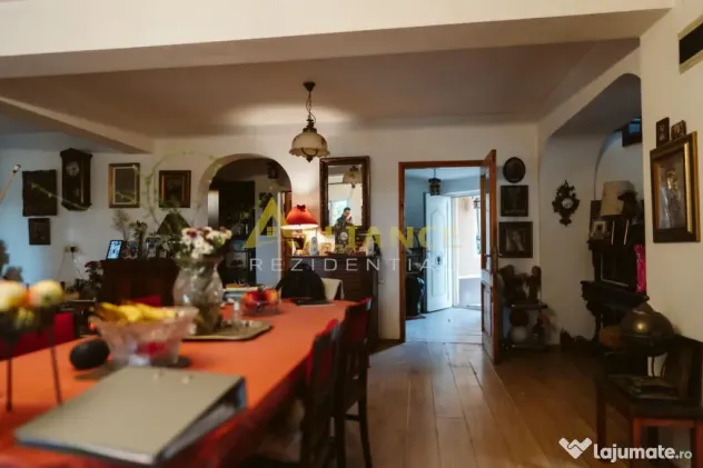 Proprietate Exclusivista cu Deschidere Spectaculoasa la Apa