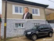 Resita Casa la Pret de Apartament,Parter, Etj 1 si Pod, Zona 