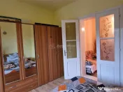 Resita Casa la Pret de Apartament,Parter, Etj 1 si Pod, Zona 