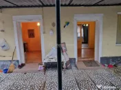 Resita Casa la Pret de Apartament,Parter, Etj 1 si Pod, Zona 