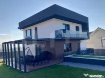 Casa de vanzare, 244 mp, strada Sfantul Stefan
